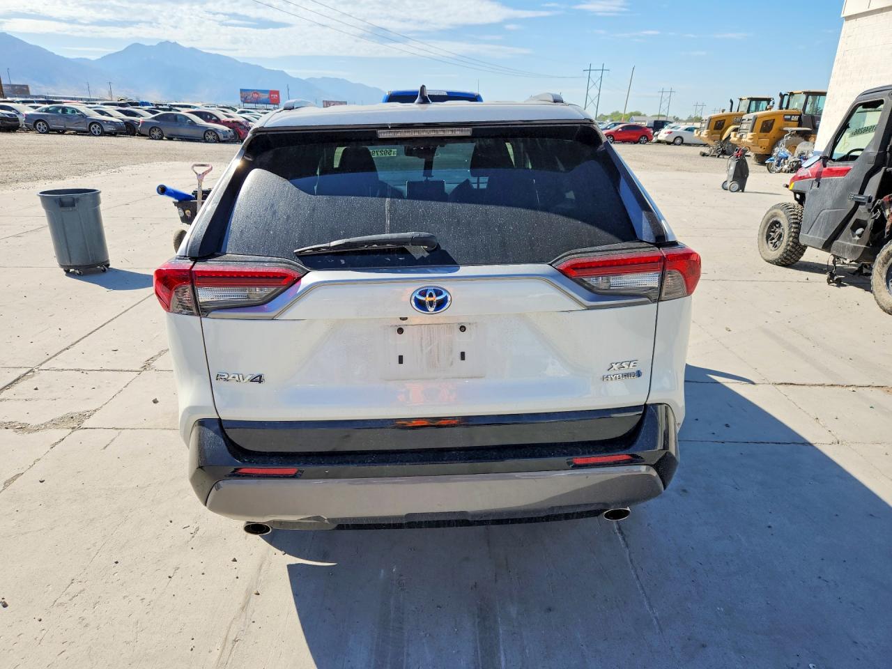 2019 Toyota Rav4 Xse White vin: 2T3EWRFV8KW014187
