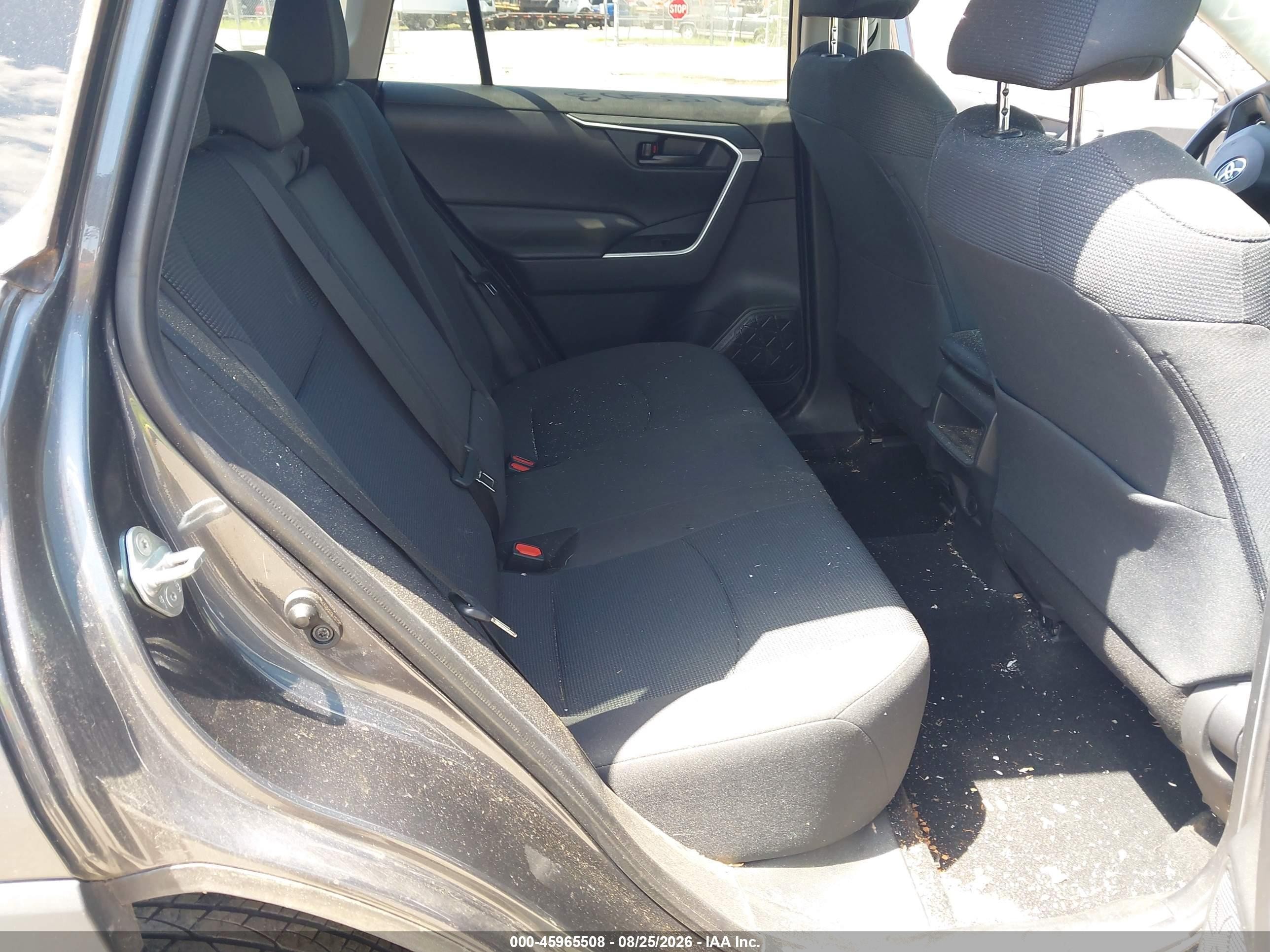 2019 Toyota Rav4 Le Gray vin: 2T3F1RFV2KC058707