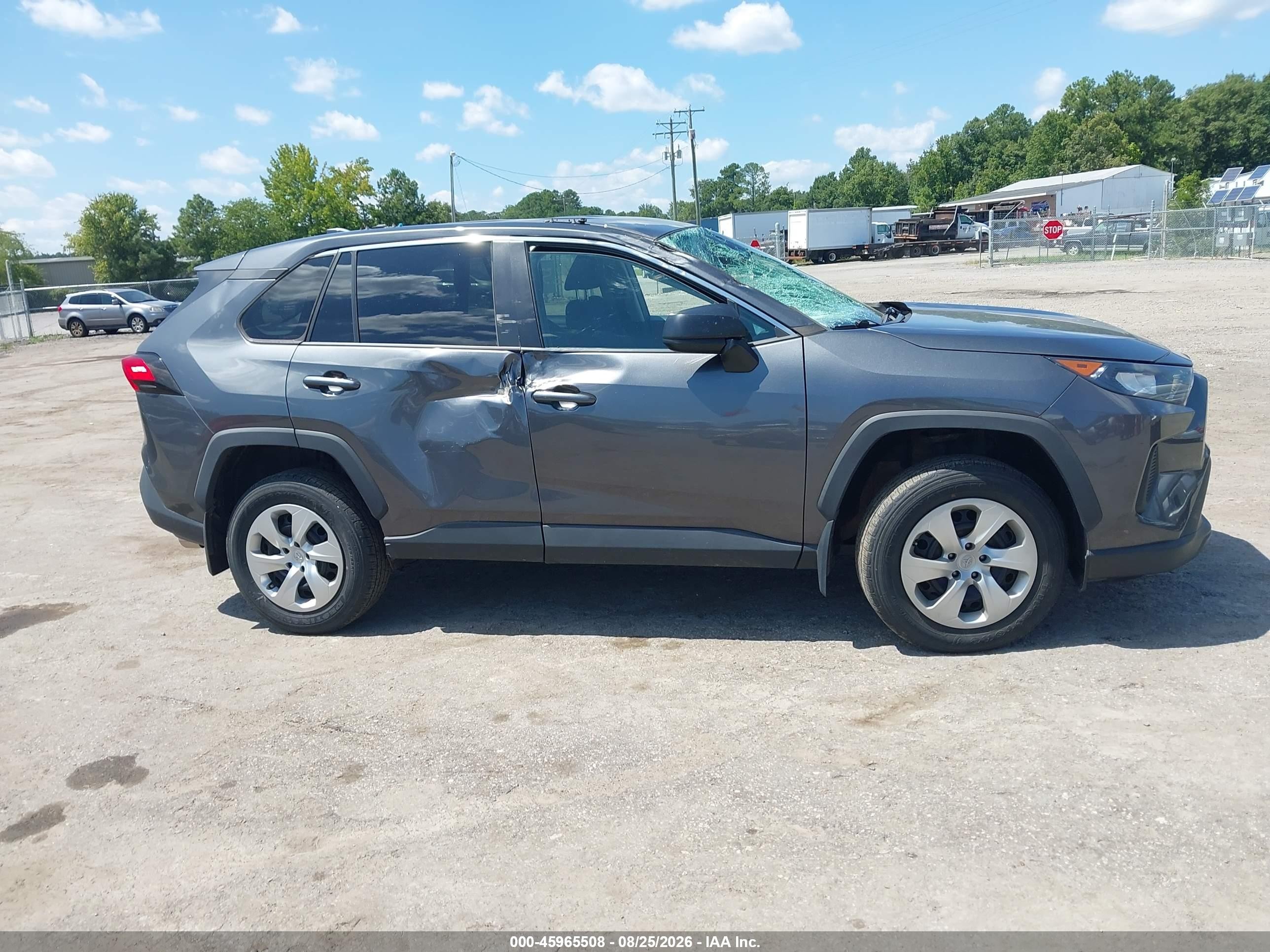 2019 Toyota Rav4 Le Gray vin: 2T3F1RFV2KC058707