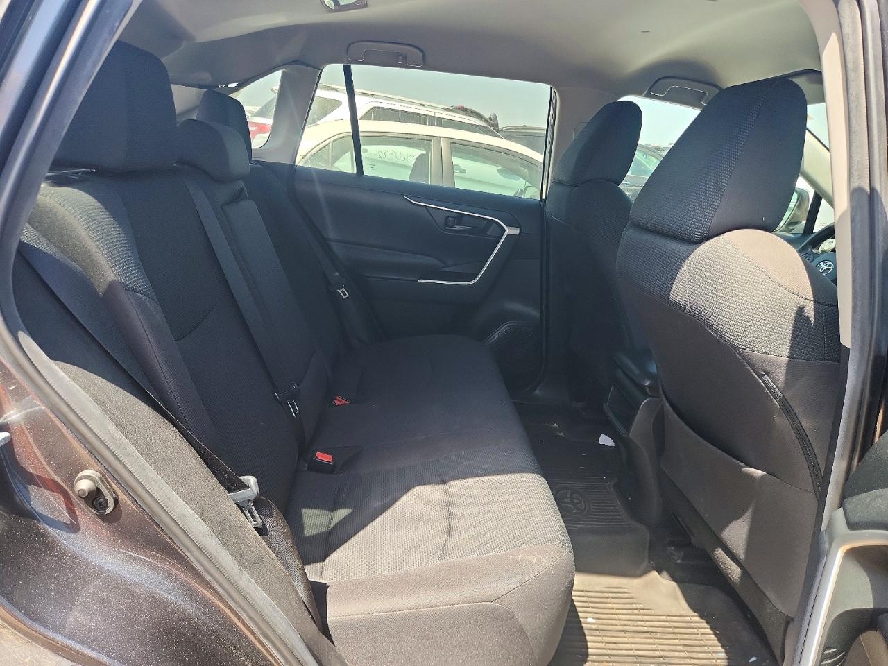 2021 Toyota Rav4 Le Gray vin: 2T3F1RFV3MC224347