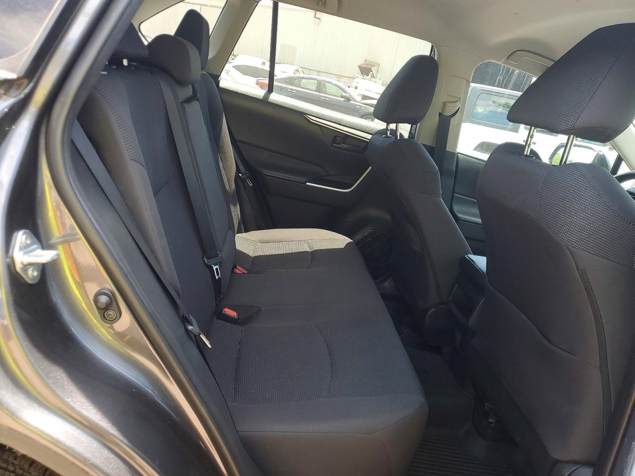 2021 Toyota Rav4 Le Gray vin: 2T3F1RFV4MC152400