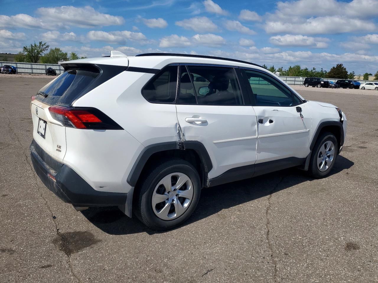 2021 Toyota Rav4 Le White vin: 2T3F1RFV4MC229122