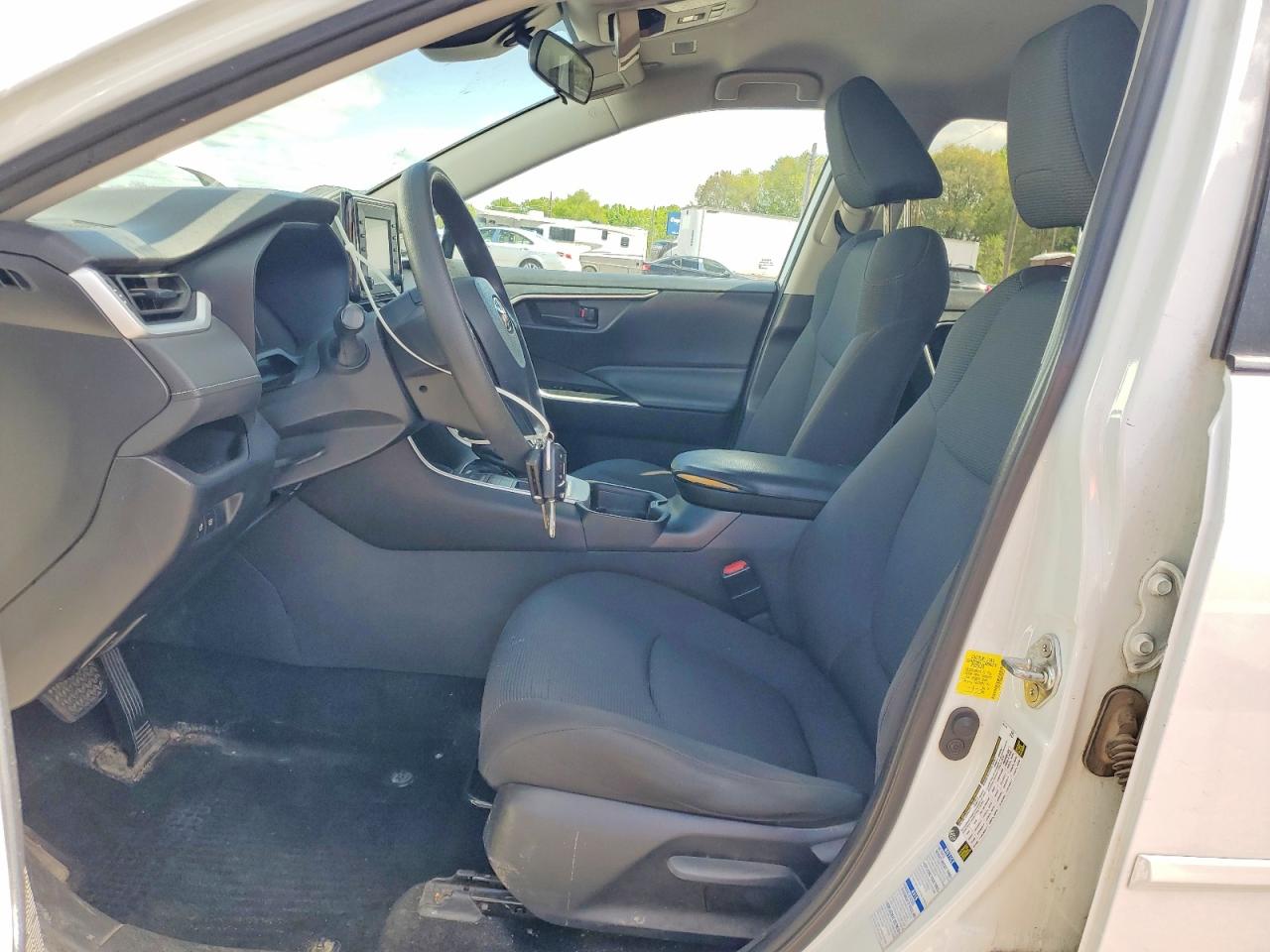 2021 Toyota Rav4 Le White vin: 2T3F1RFV4MC229122