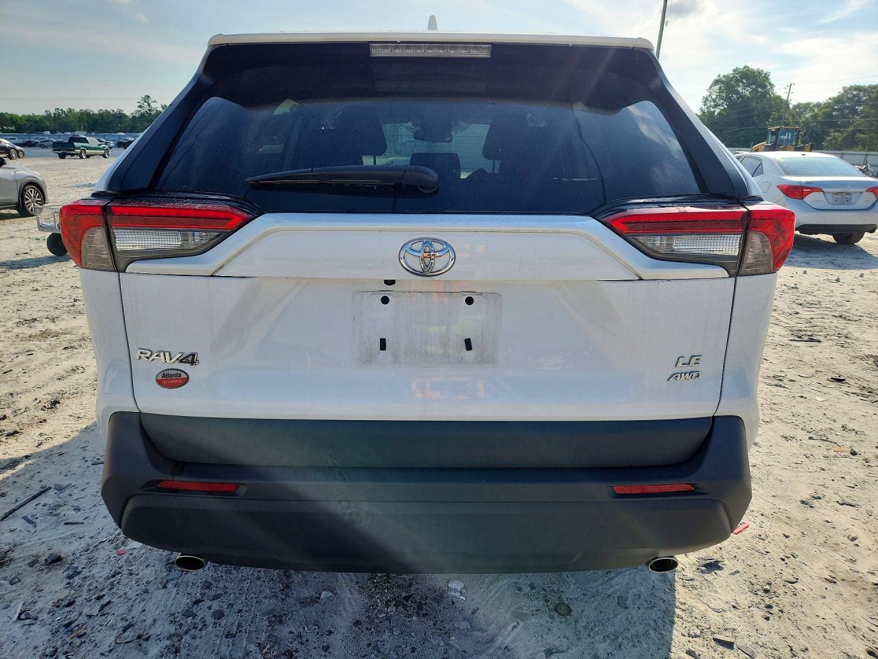 2024 Toyota Rav4 Le White vin: 2T3F1RFV5RC435802