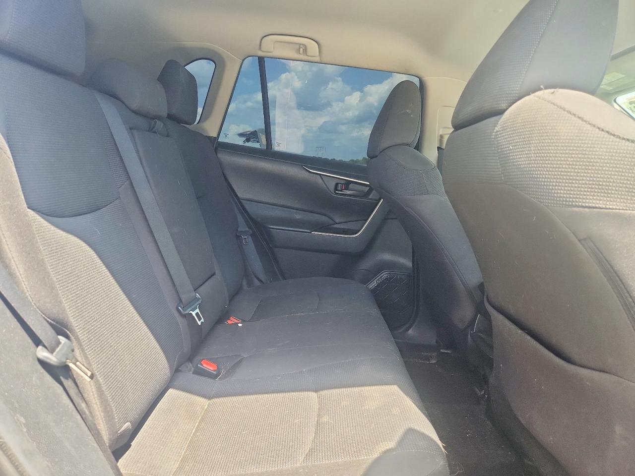2021 Toyota Rav4 Le Gray vin: 2T3F1RFV7MC178571