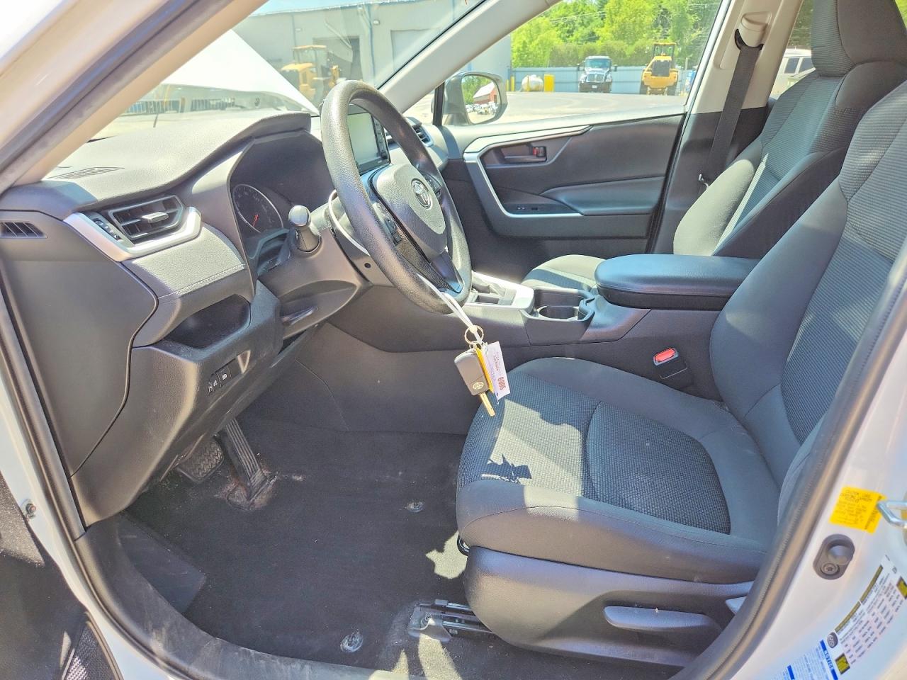 2021 Toyota Rav4 Le White vin: 2T3F1RFV7MW168900