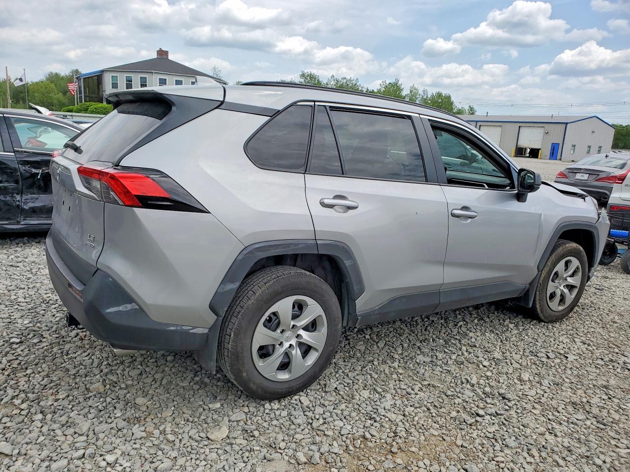 2021 Toyota Rav4 Le Silver vin: 2T3F1RFV9MW238803
