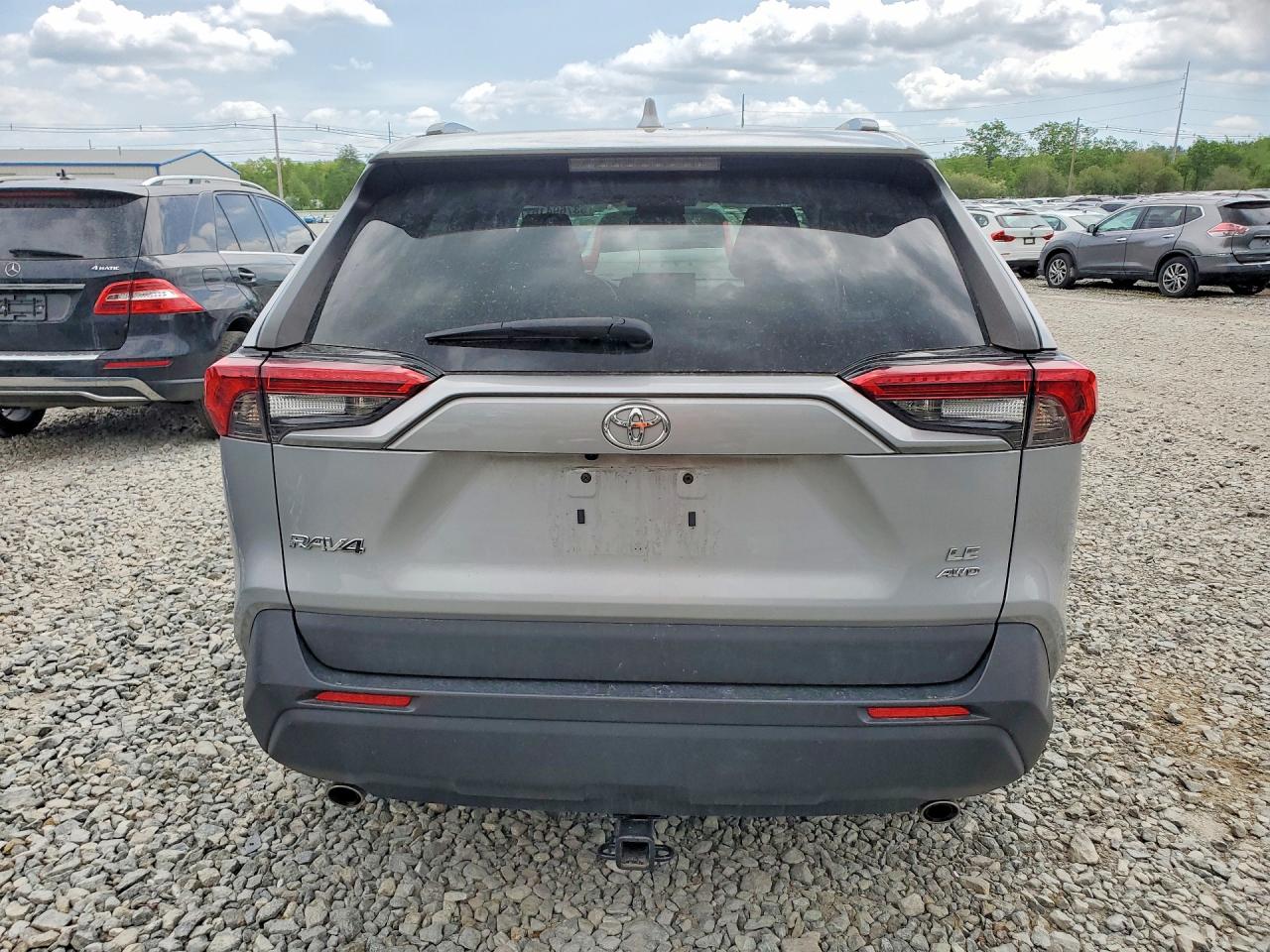 2021 Toyota Rav4 Le Silver vin: 2T3F1RFV9MW238803
