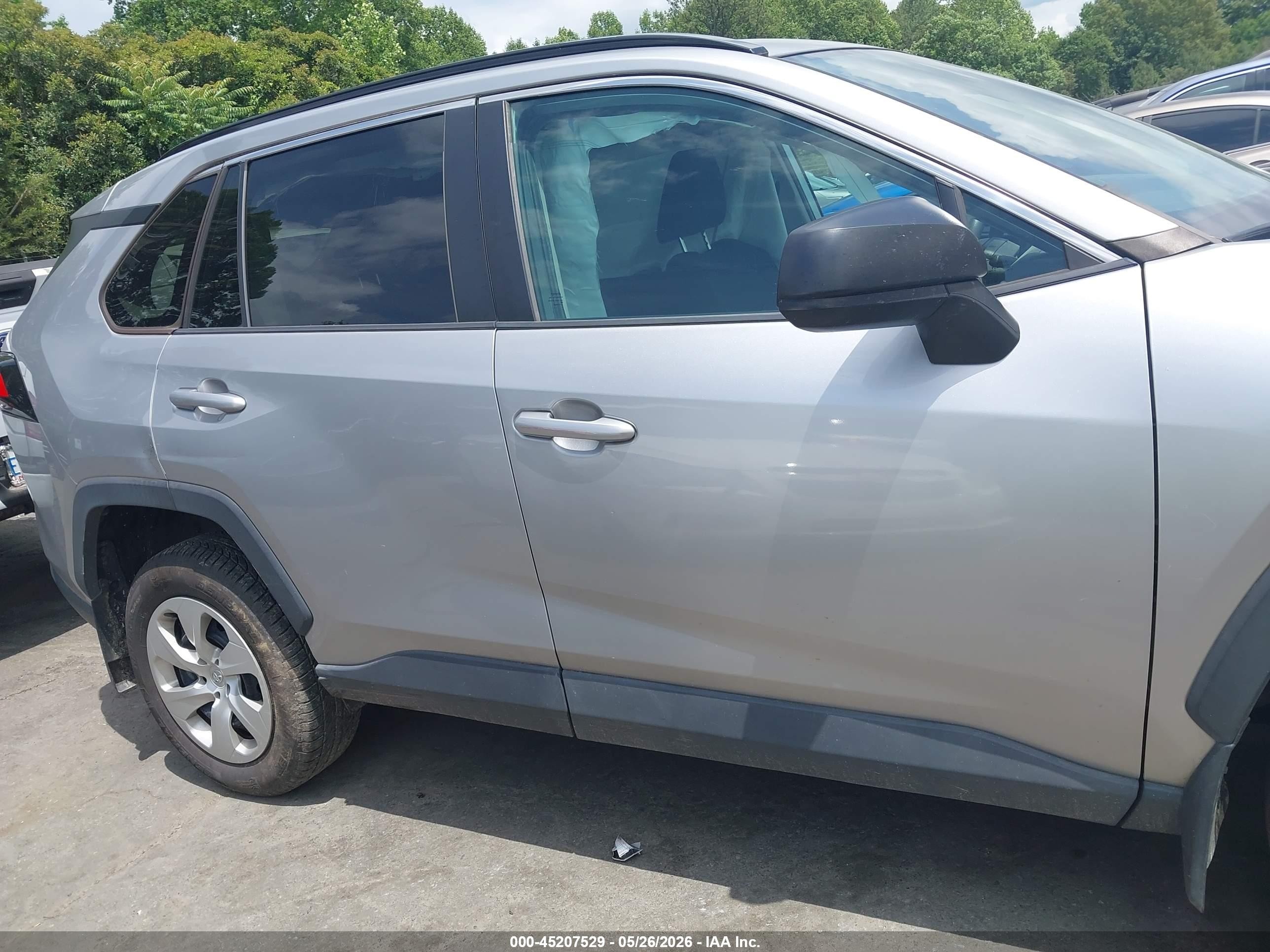 2019 Toyota Rav4 Le Серебряный vin: 2T3F1RFVXKC045414