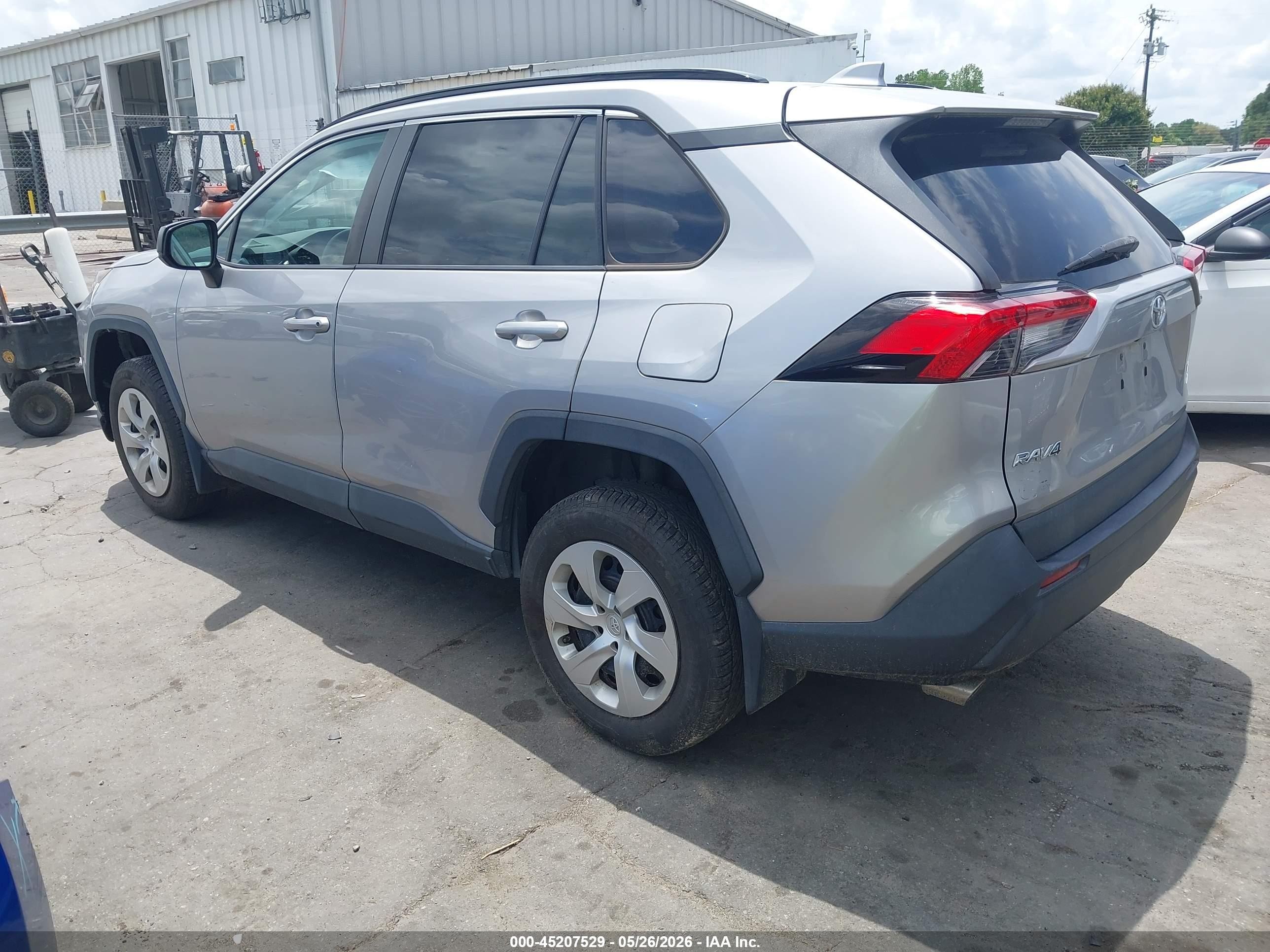 2019 Toyota Rav4 Le Серебряный vin: 2T3F1RFVXKC045414