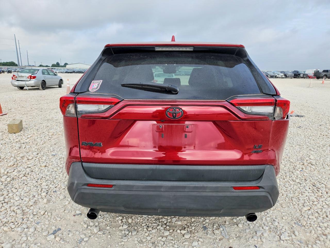 2022 Toyota Rav4 Le Red vin: 2T3F1RFVXNW274419