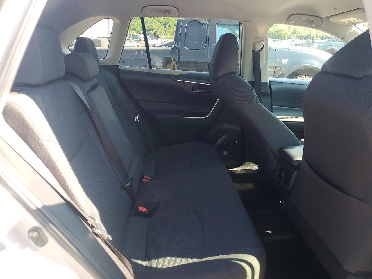 2023 Toyota Rav4 Le Silver vin: 2T3G1RFV1PC386552