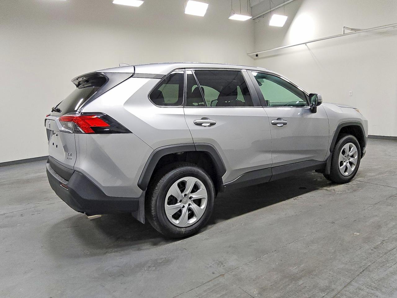 2024 Toyota Rav4 Le Silver vin: 2T3G1RFV1RC478196