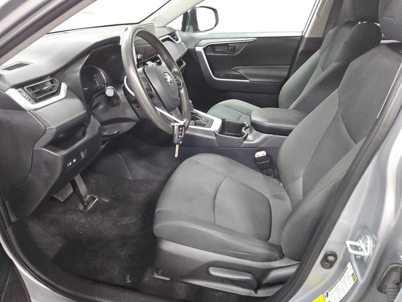 2024 Toyota Rav4 Le Silver vin: 2T3G1RFV1RC478196 Damage: Battery, Broken, Replacement Required