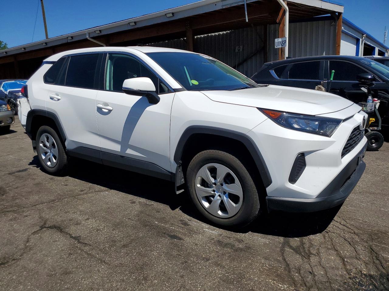 2022 Toyota Rav4 Le White vin: 2T3G1RFV3NC318525