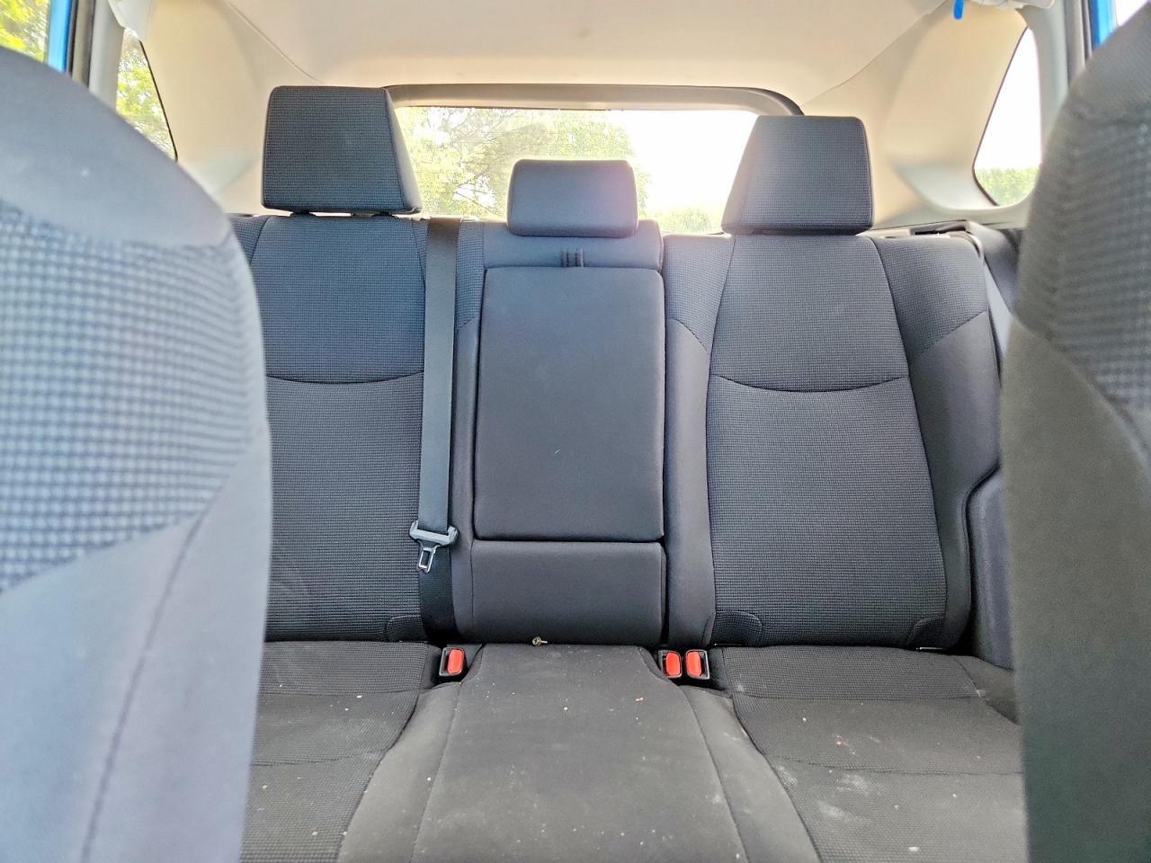 2019 Toyota Rav4 Le Blue vin: 2T3G1RFV4KC023462