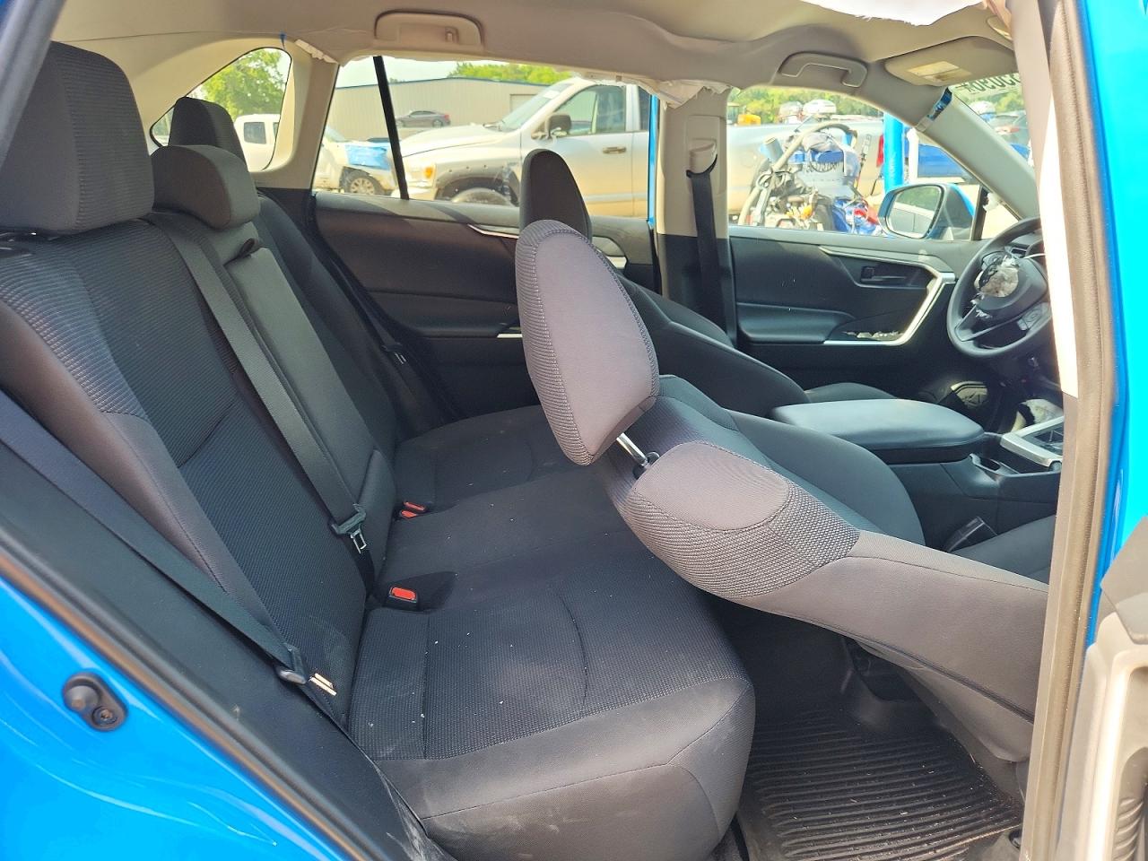 2019 Toyota Rav4 Le Blue vin: 2T3G1RFV4KC023462