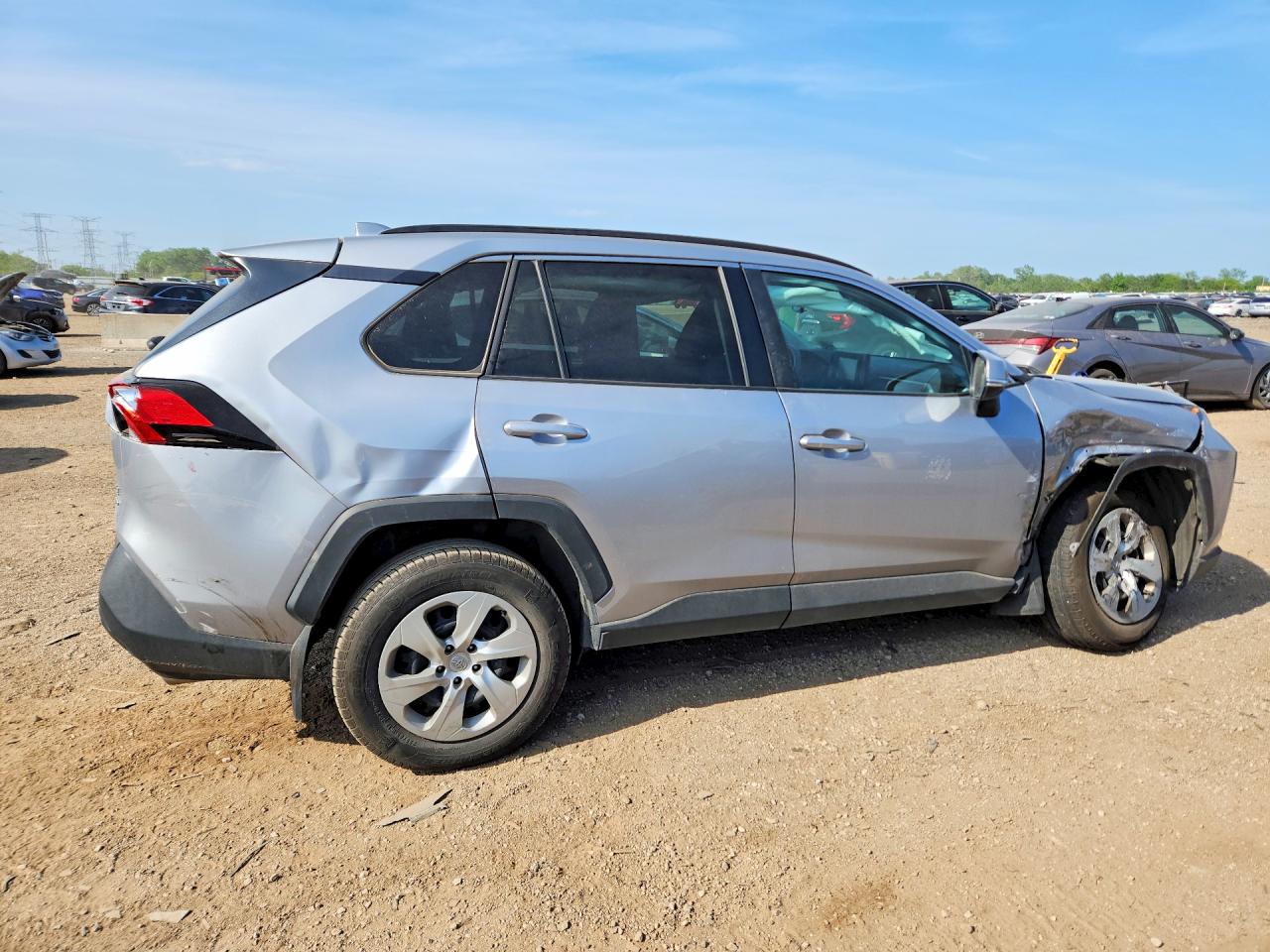 2021 Toyota Rav4 Le Silver vin: 2T3G1RFV5MC188164
