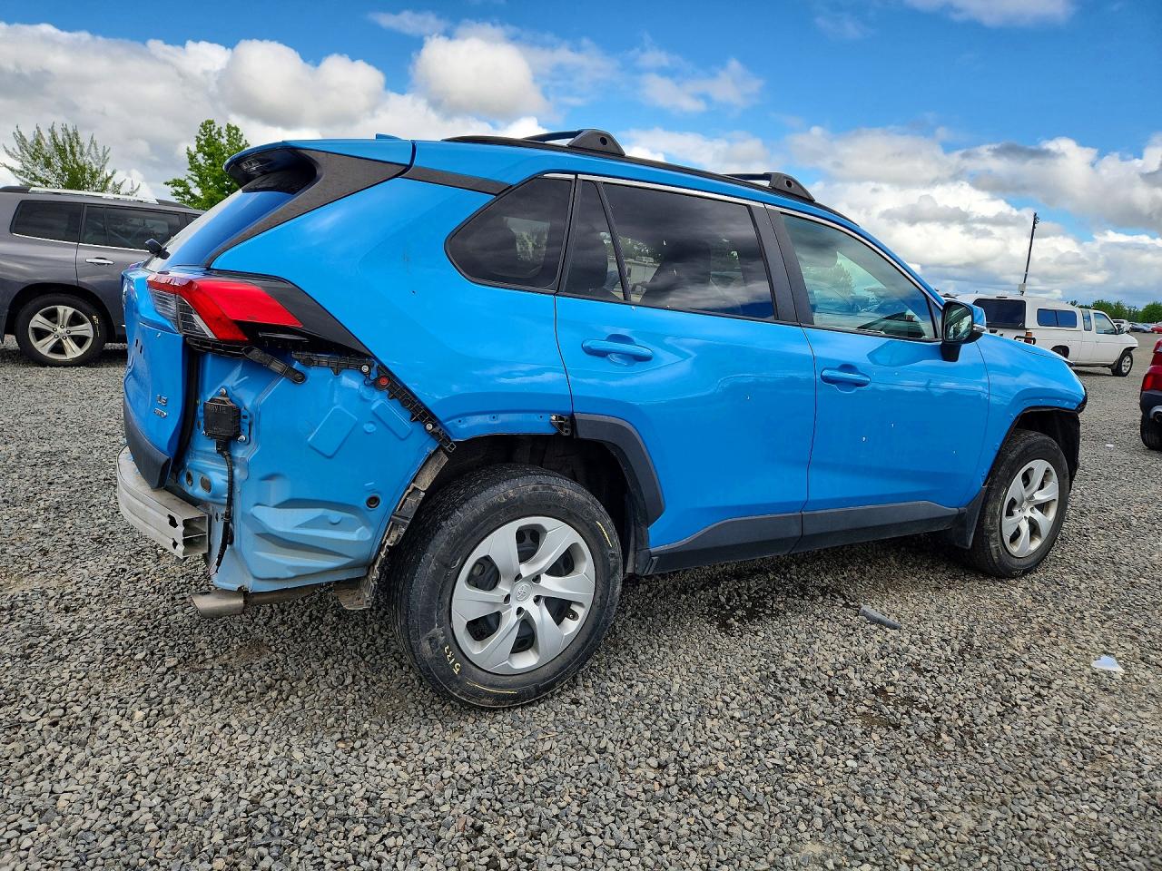 2019 Toyota Rav4 Le Blue vin: 2T3G1RFV7KC012777