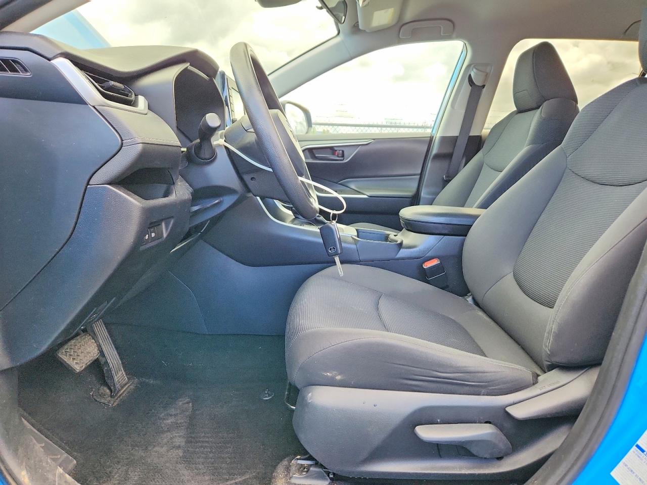 2019 Toyota Rav4 Le Blue vin: 2T3G1RFV7KC012777