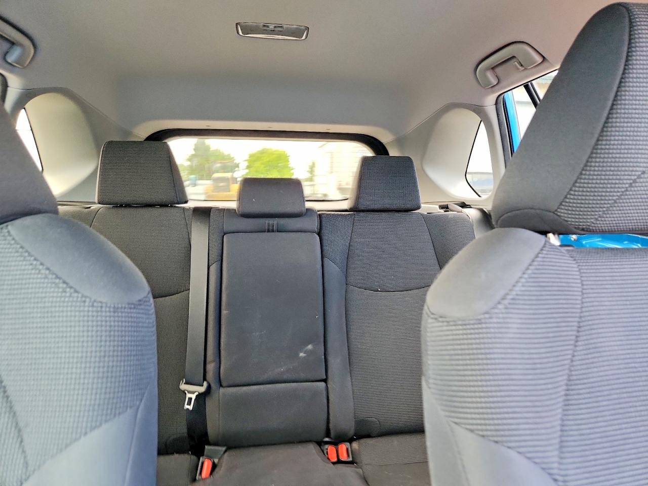 2019 Toyota Rav4 Le Blue vin: 2T3G1RFV7KC012777