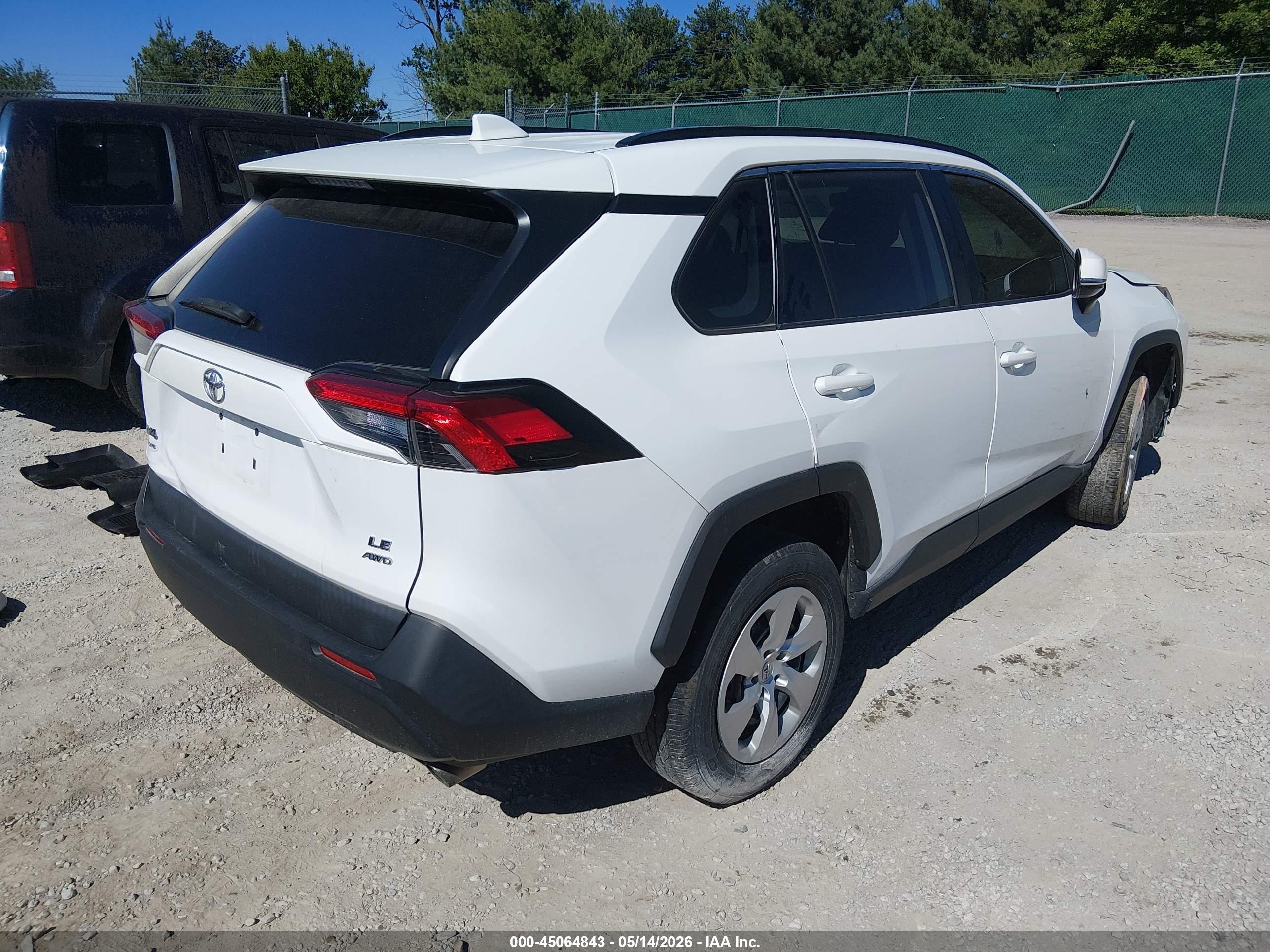 2019 Toyota Rav4 Le Белый vin: 2T3G1RFV8KW015945