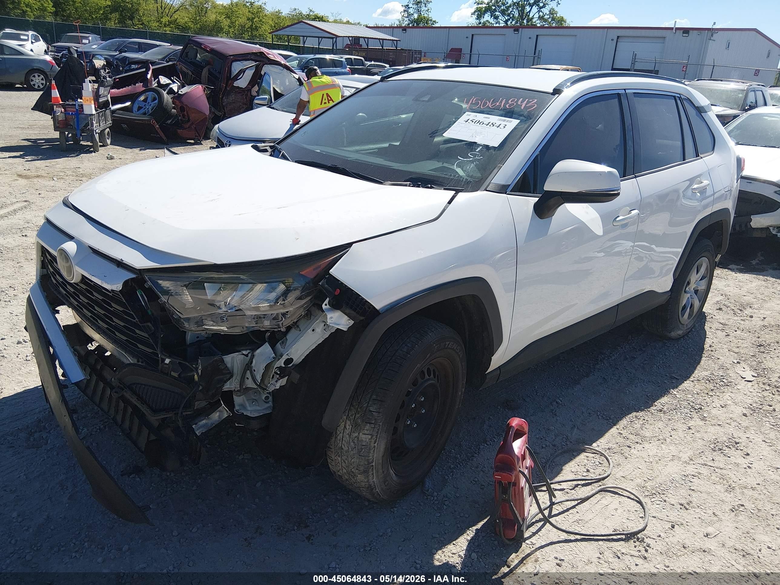 2019 Toyota Rav4 Le Белый vin: 2T3G1RFV8KW015945