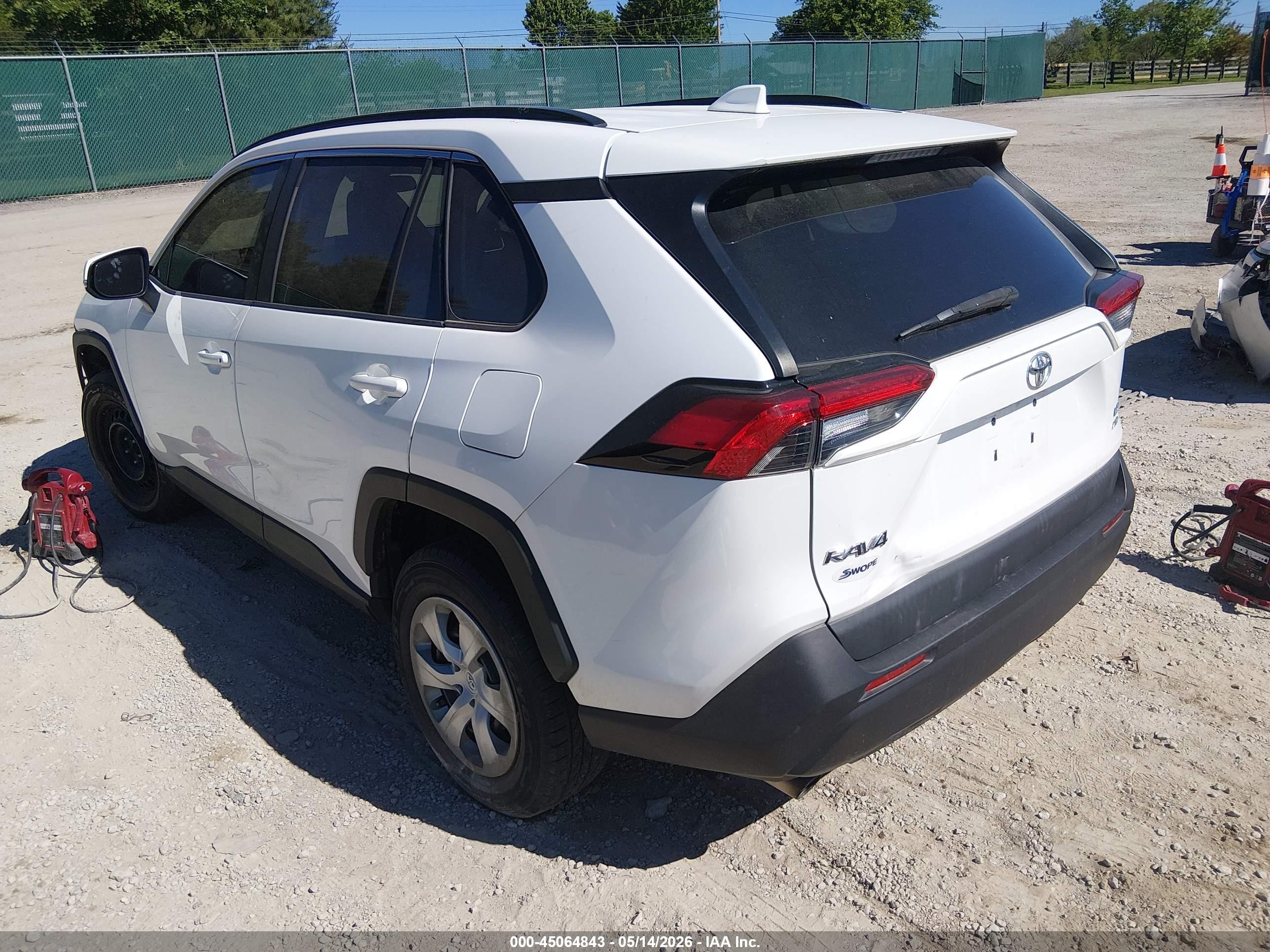 2019 Toyota Rav4 Le Белый vin: 2T3G1RFV8KW015945