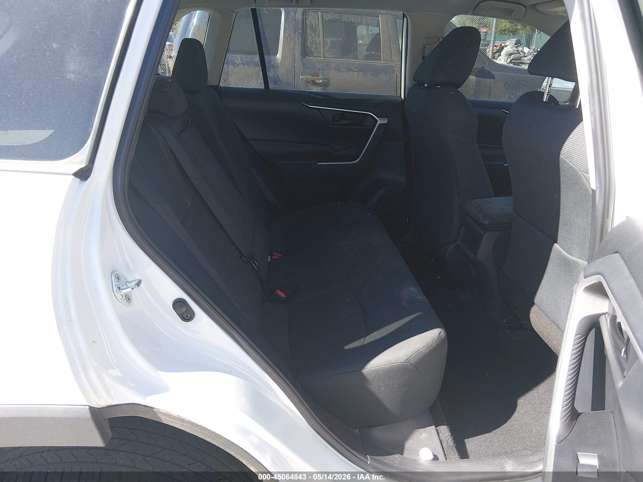 2019 Toyota Rav4 Le Белый vin: 2T3G1RFV8KW015945