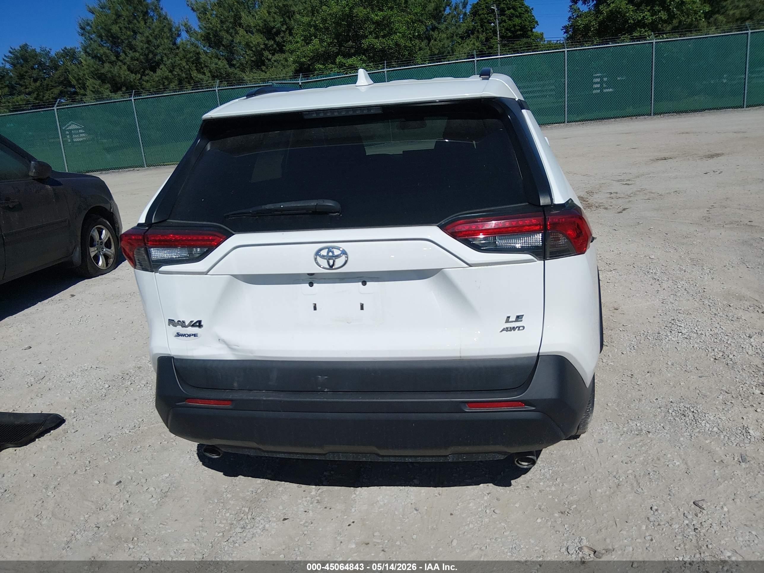 2019 Toyota Rav4 Le Белый vin: 2T3G1RFV8KW015945