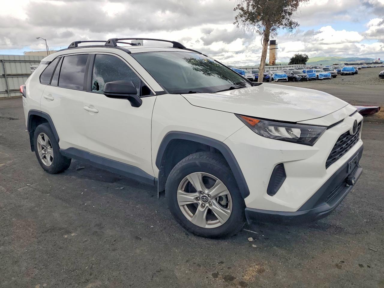 2021 Toyota Rav4 Le White vin: 2T3H1RFV0MW141918