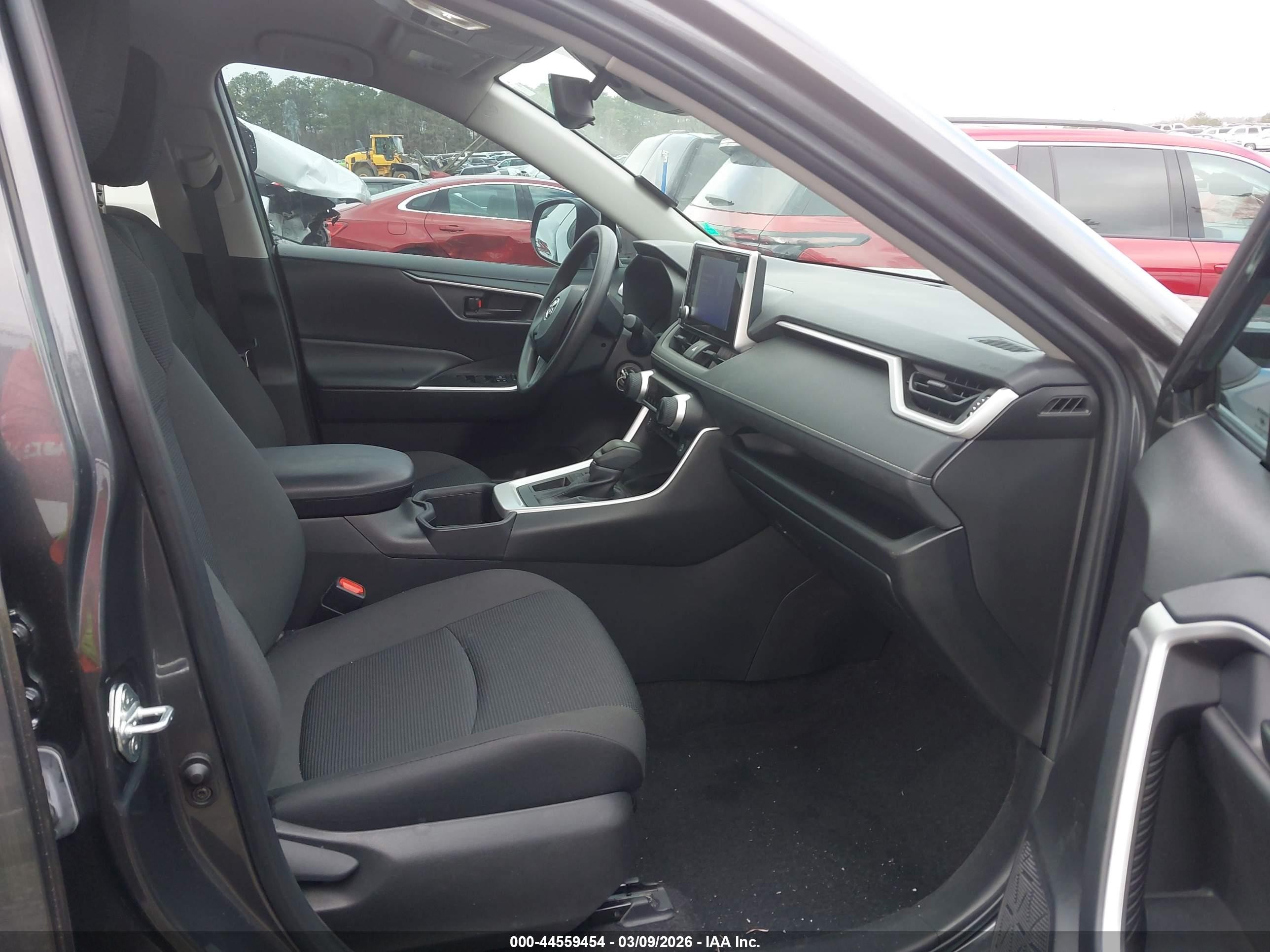 2024 Toyota Rav4 Le Gray vin: 2T3H1RFV2RW314801