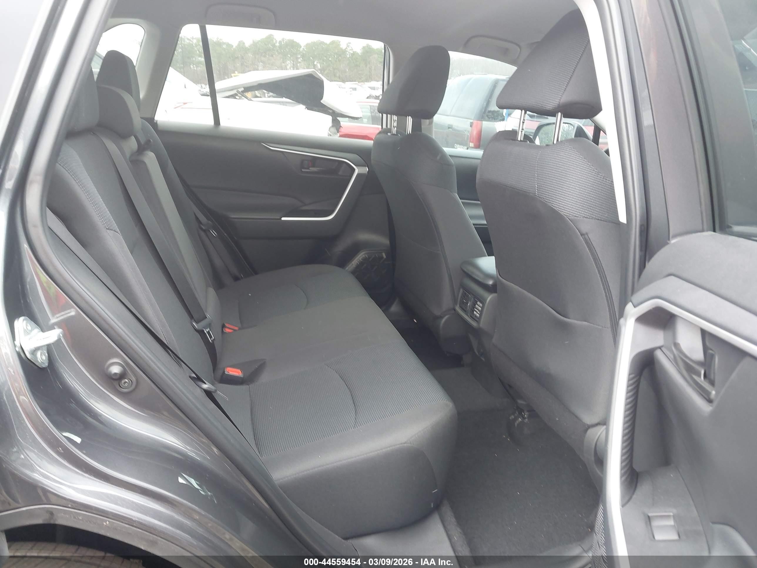 2024 Toyota Rav4 Le Gray vin: 2T3H1RFV2RW314801