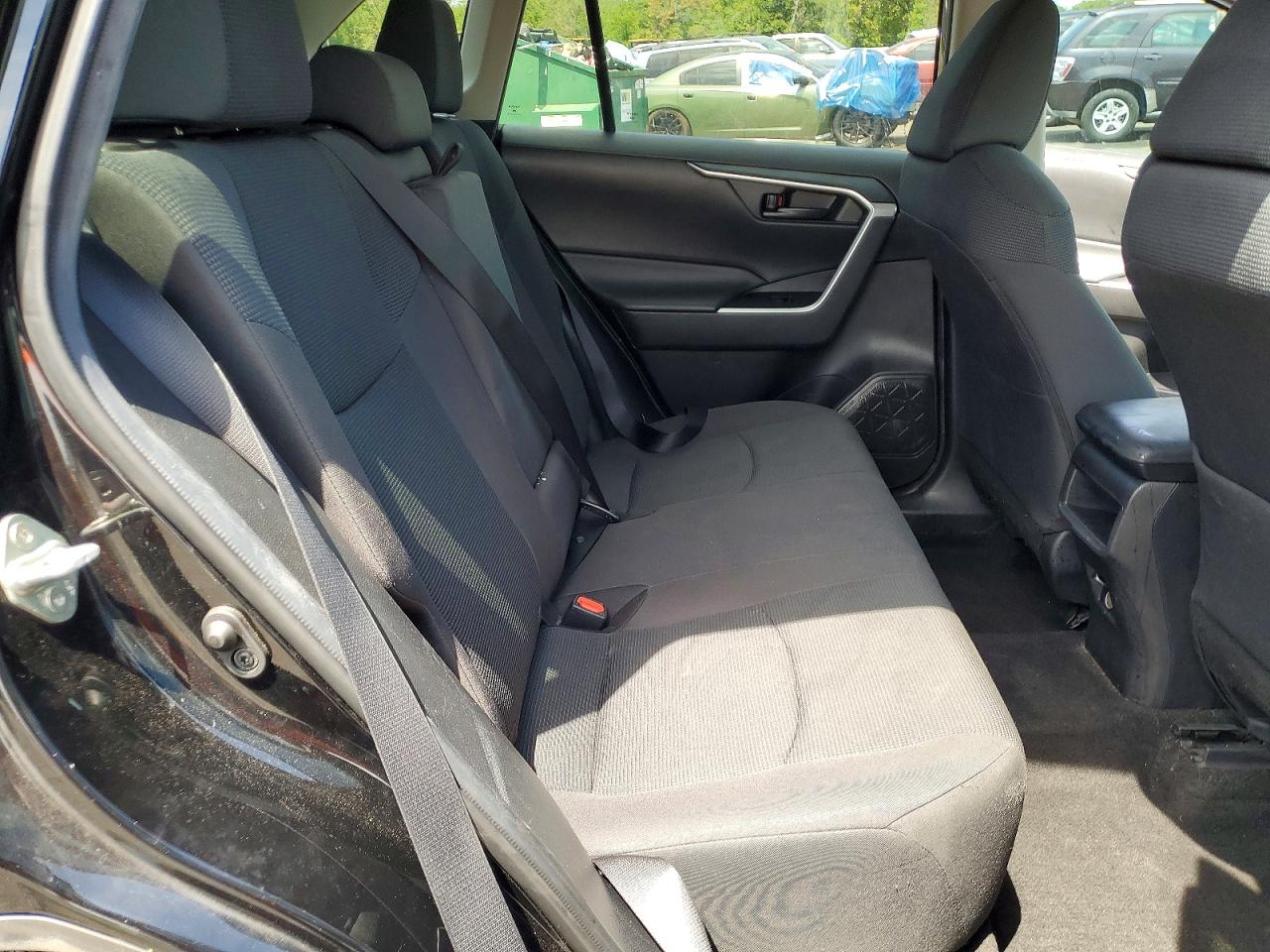 2021 Toyota Rav4 Le Black vin: 2T3H1RFV3MC155586