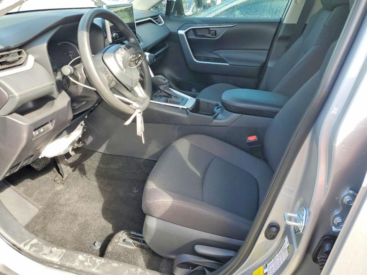 2025 Toyota Rav4 Le Silver vin: 2T3H1RFV3SW412628