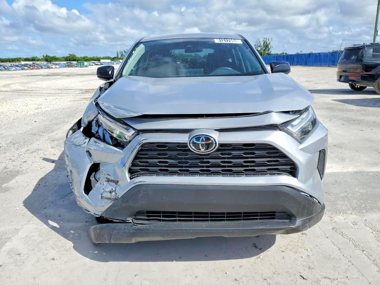 2025 Toyota Rav4 Le Silver vin: 2T3H1RFV3SW412628