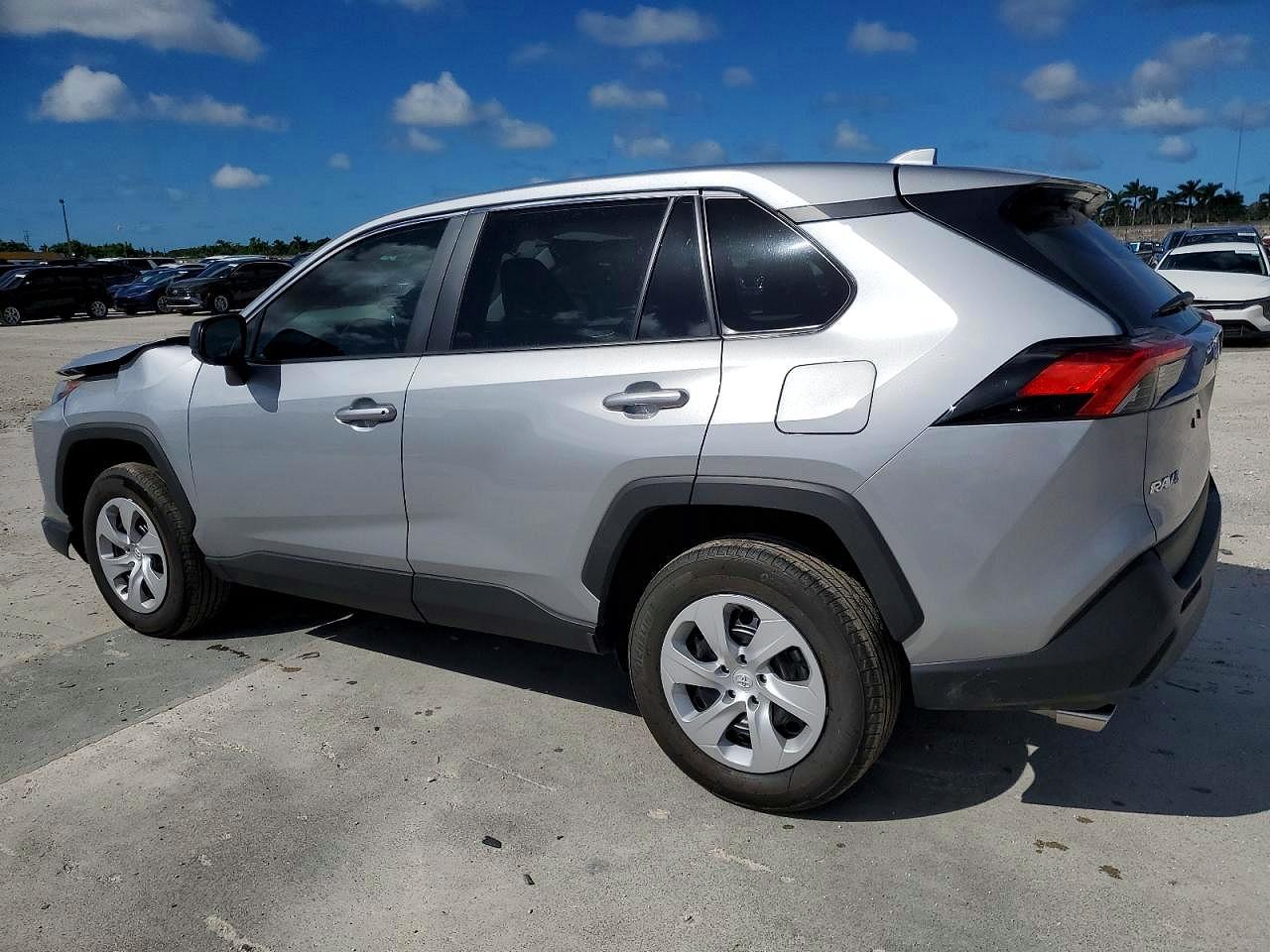 2025 Toyota Rav4 Le Silver vin: 2T3H1RFV3SW412628