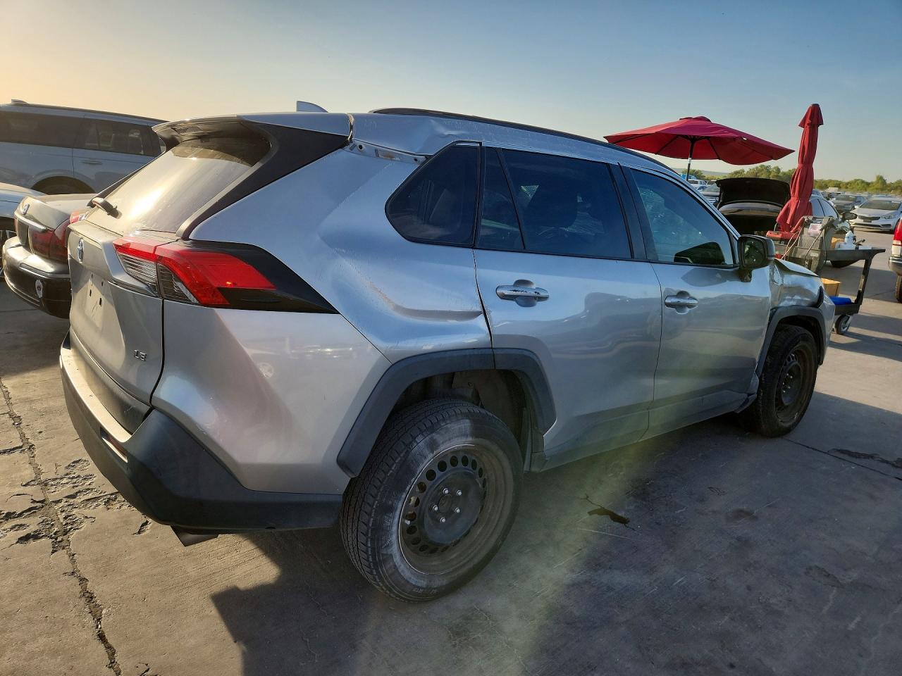 2020 Toyota Rav4 Le Gray vin: 2T3H1RFV4LC039702