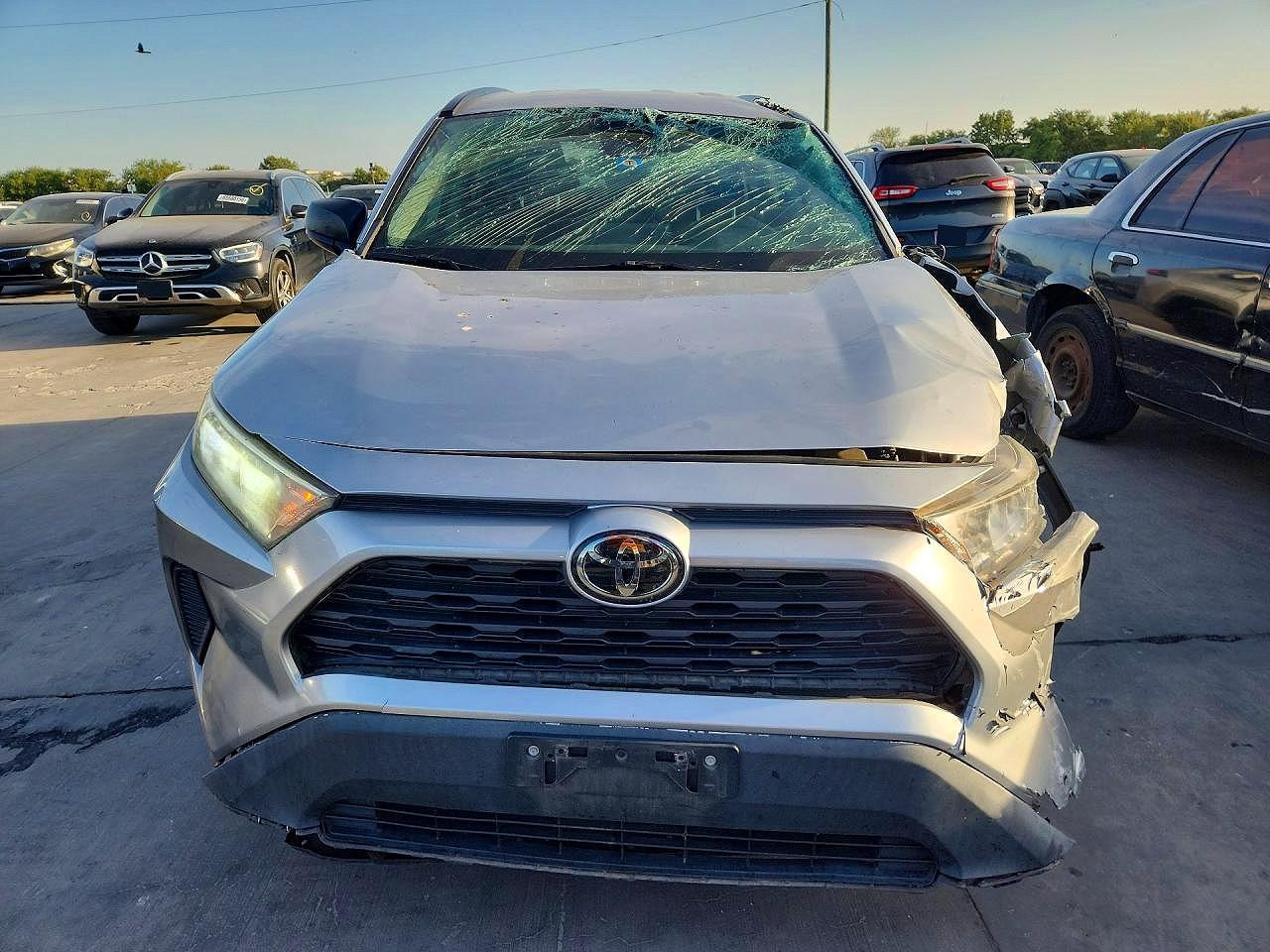 2020 Toyota Rav4 Le Gray vin: 2T3H1RFV4LC039702