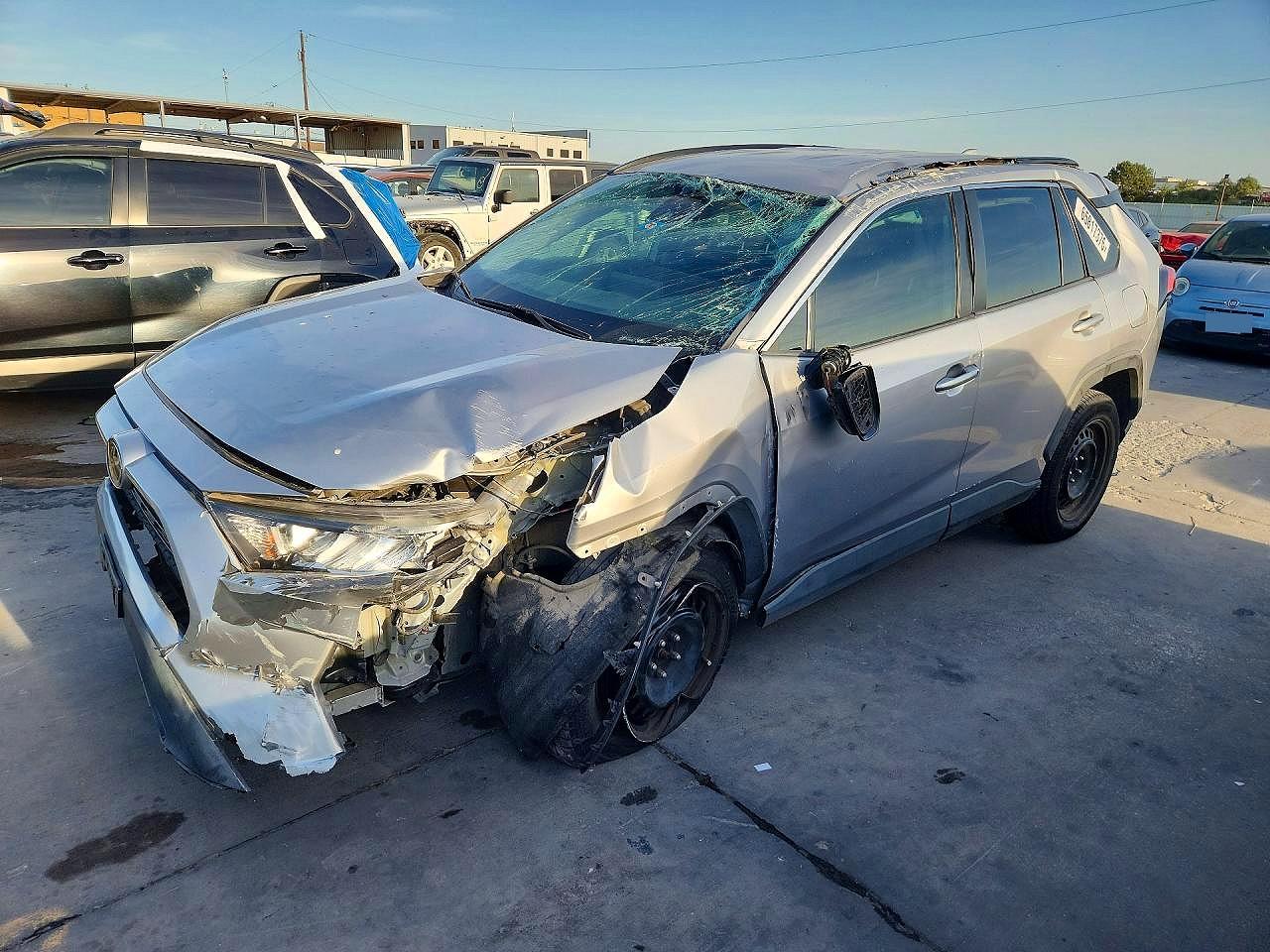 2020 Toyota Rav4 Le Gray vin: 2T3H1RFV4LC039702