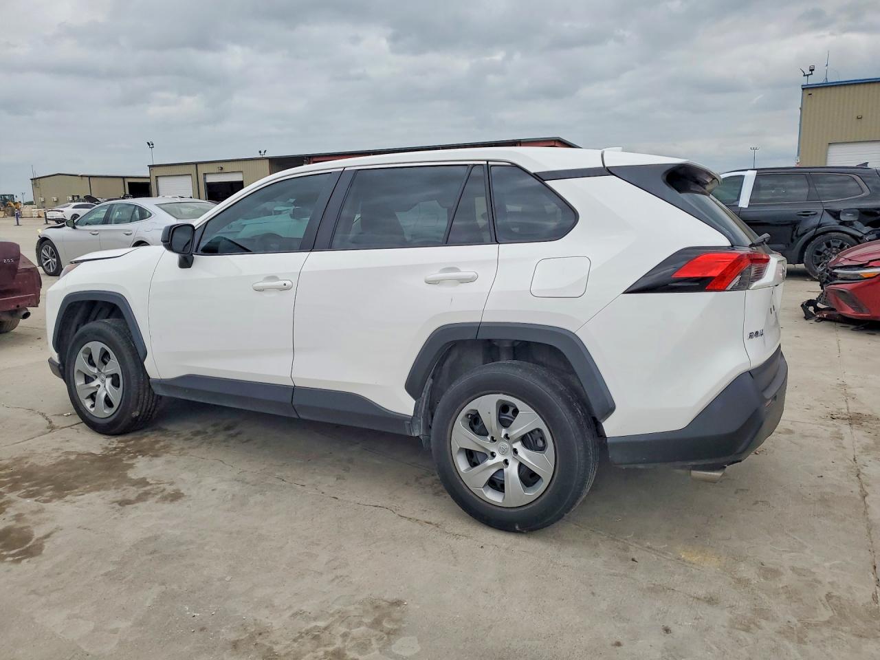 2022 Toyota Rav4 Le White vin: 2T3H1RFV4NC180840