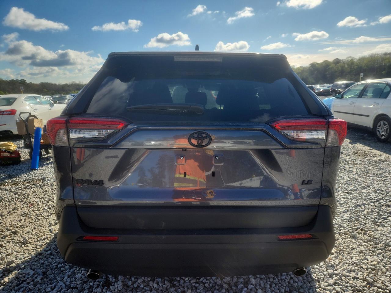 2025 Toyota Rav4 Le Gray vin: 2T3H1RFV4SC316153