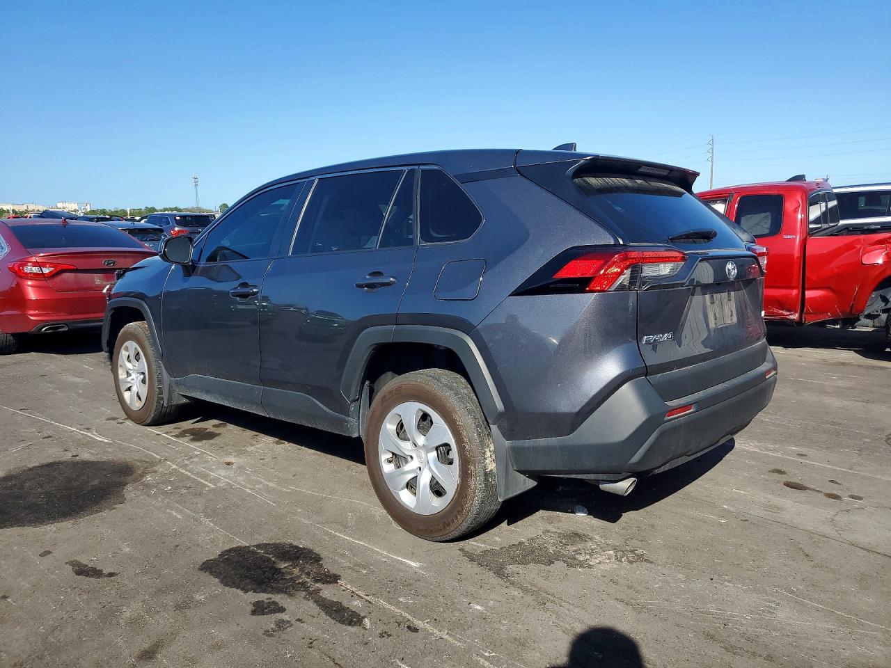 2025 Toyota Rav4 Le Gray vin: 2T3H1RFV4SC317884
