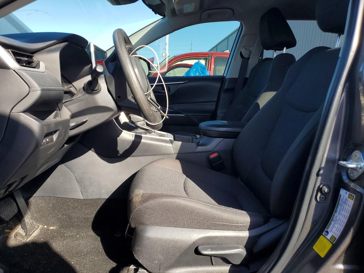 2025 Toyota Rav4 Le Gray vin: 2T3H1RFV4SC317884