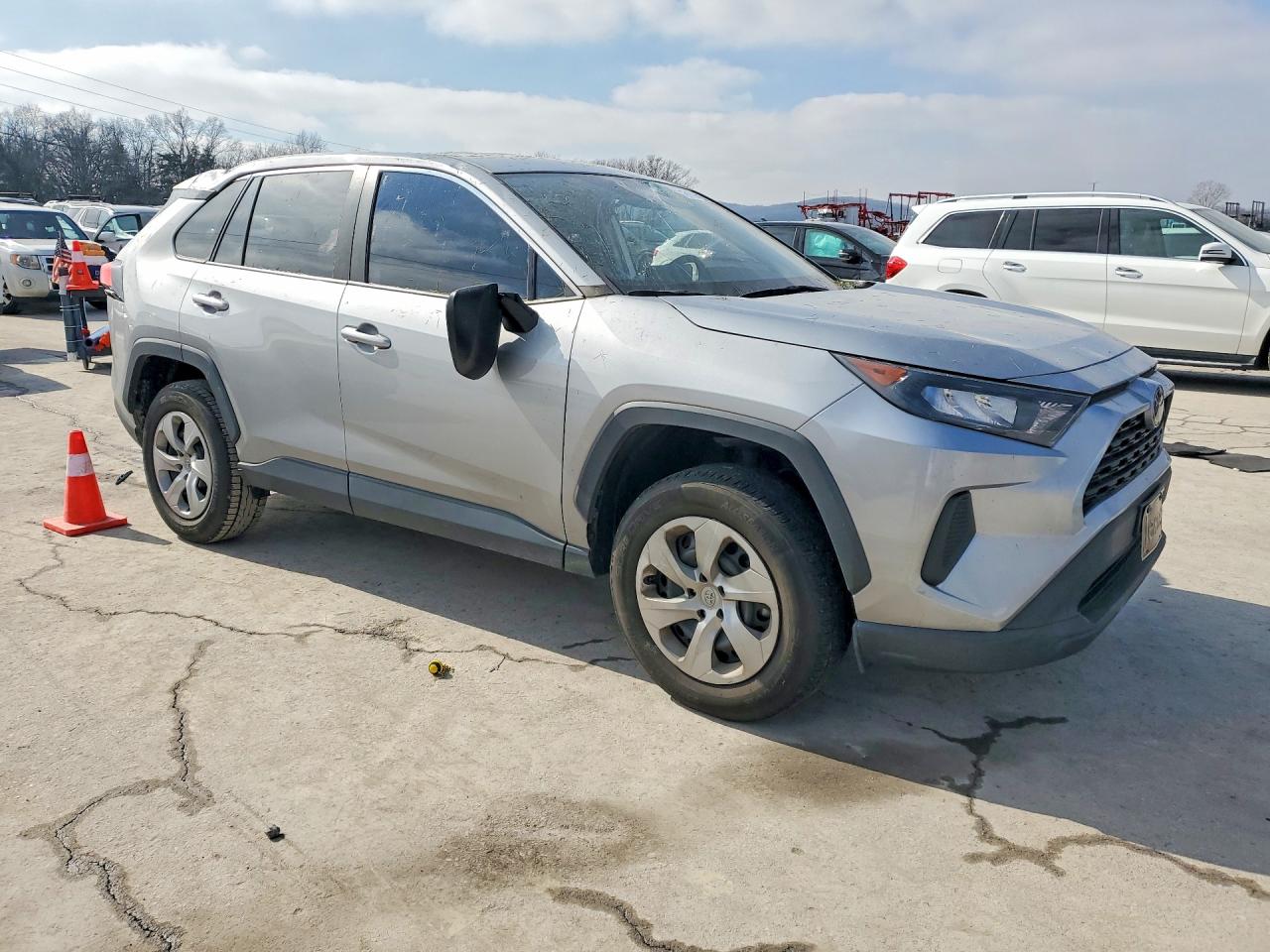 2022 Toyota Rav4 Le Silver vin: 2T3H1RFV5NW200222