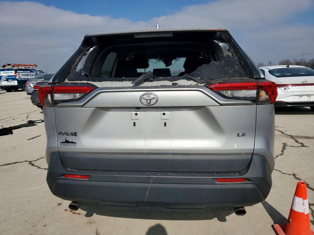 2022 Toyota Rav4 Le Silver vin: 2T3H1RFV5NW200222