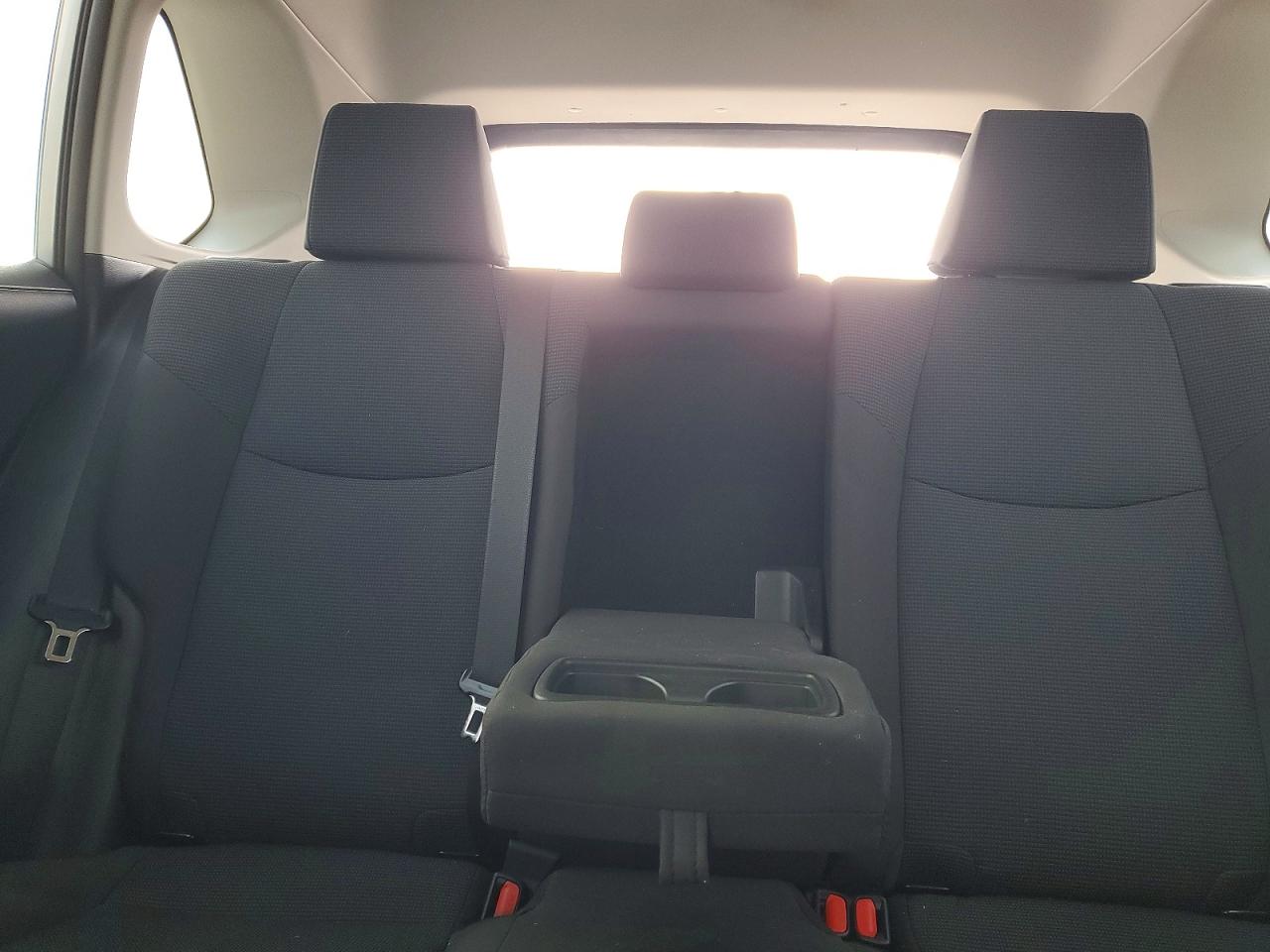 2022 Toyota Rav4 Le Silver vin: 2T3H1RFV5NW200222