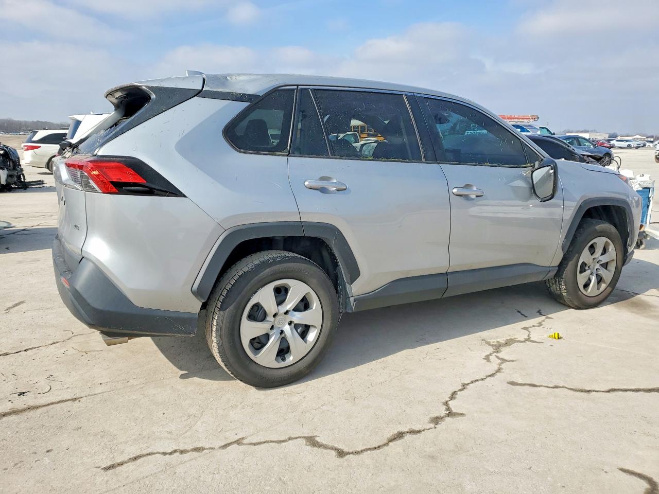 2022 Toyota Rav4 Le Silver vin: 2T3H1RFV5NW200222