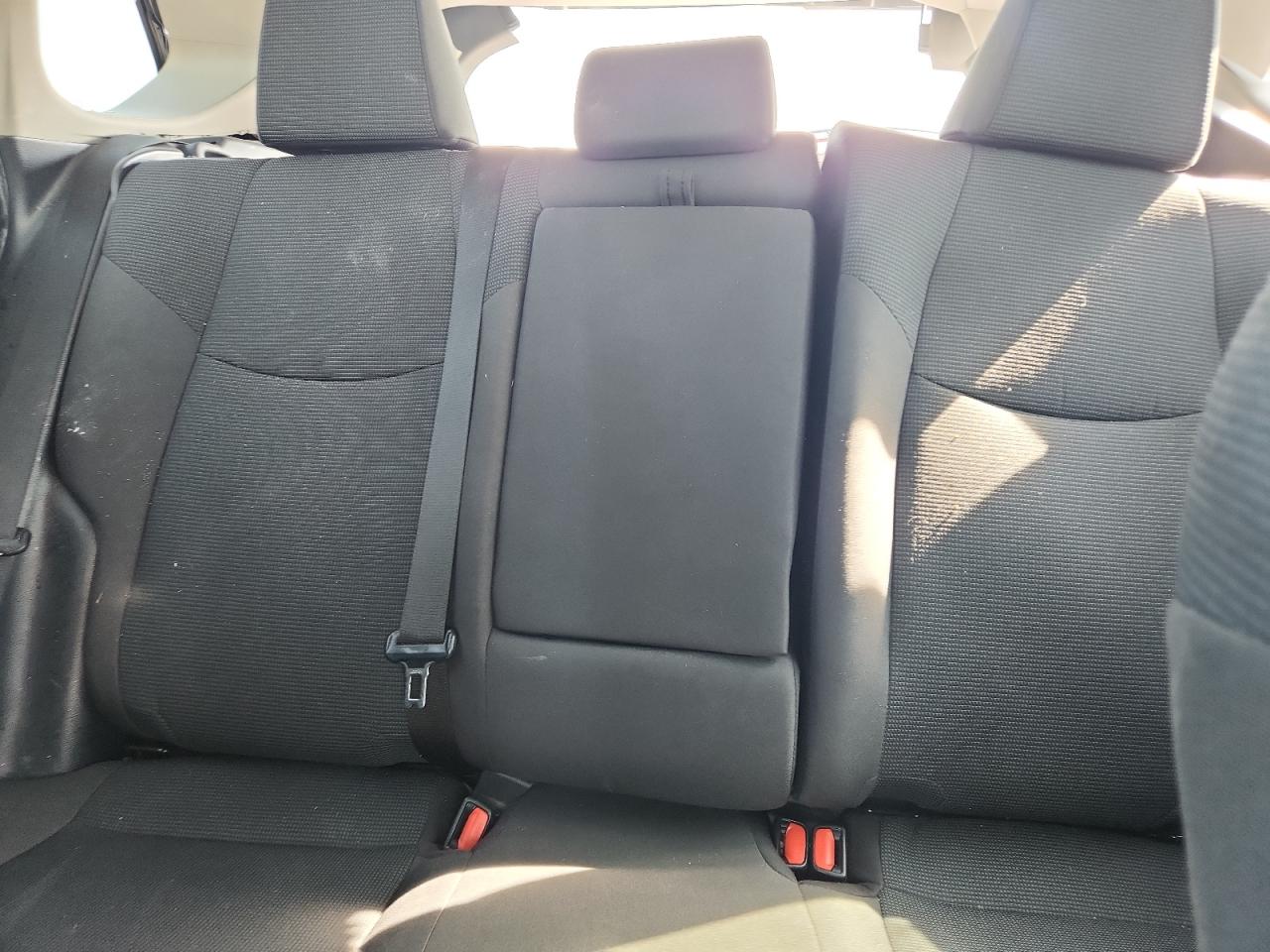 2021 Toyota Rav4 Le Серебряный vin: 2T3H1RFV7MW127076