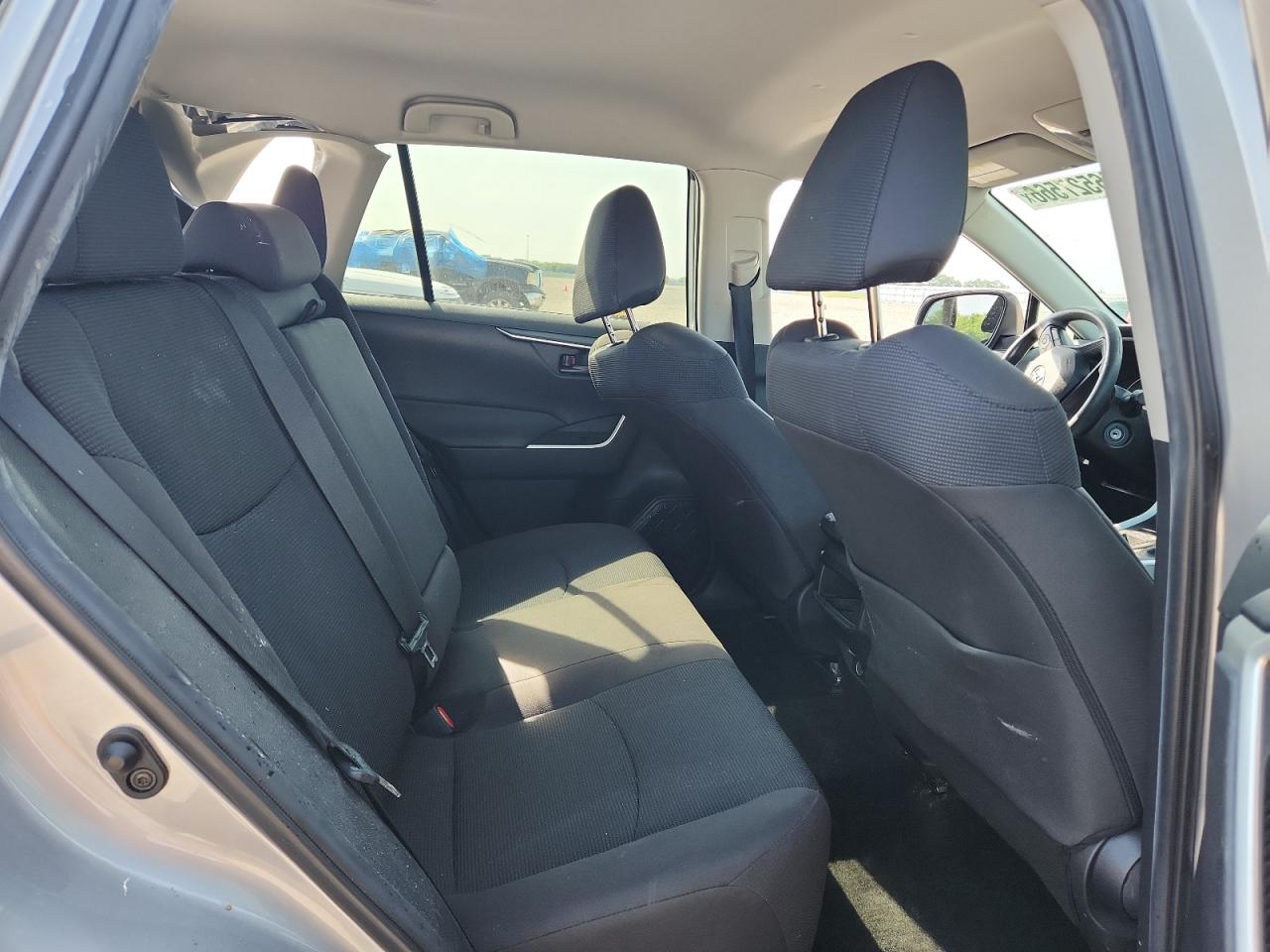 2021 Toyota Rav4 Le Серебряный vin: 2T3H1RFV7MW127076